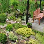 Gartenmöbel sollten sich in das Gesamtbild der Natur einfügen.