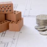 Bei der Auszahlung einer Baufinanzierung gehen Banken und Kreditinstitute kein Risiko ein. Foto pixabay.de © anncapictures CCO Public Domain