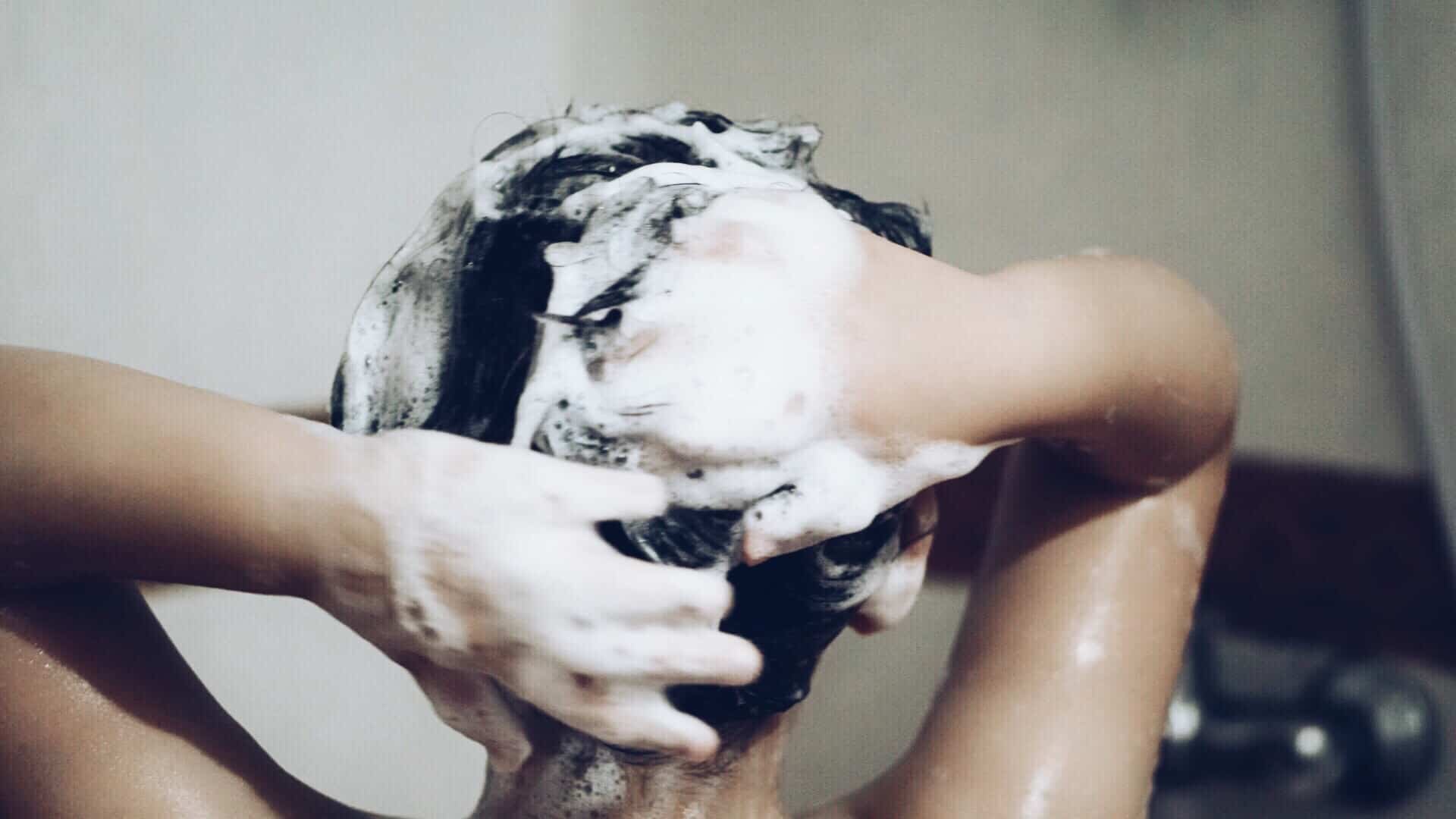 Silbershampoo als Anti-Gelb-Wirkstoff wirkt dem Messington des Haares entgegen. Foto jamiesmit via Twenty20